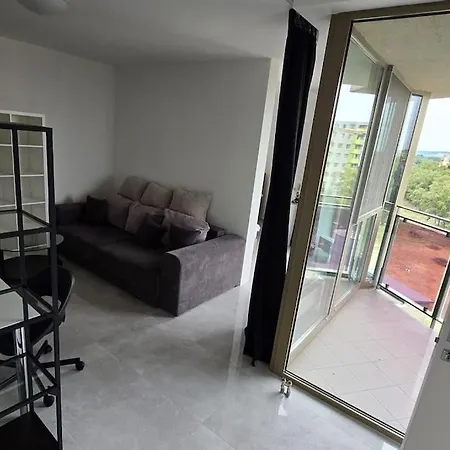 Air Conditioned 2 Vienna Gate, 4 Bratislava