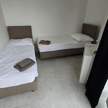 Air Conditioned 2 Vienna Gate, 4 Bratislava