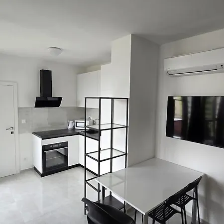 Air Conditioned 2 Vienna Gate, 4 * Pressburg