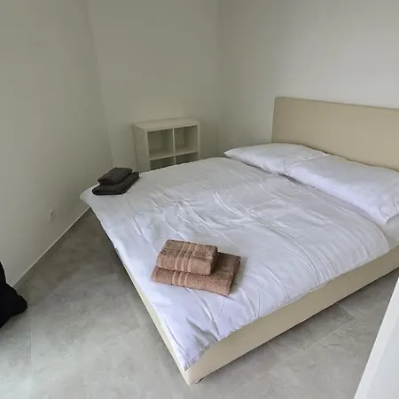 Appartement Air Conditioned 2 Vienna Gate, 4 Bratislava