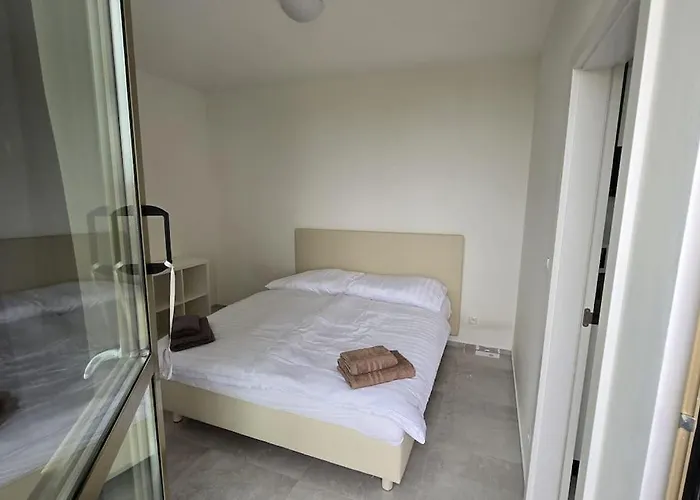 Apartment Air Conditioned 2 Vienna Gate, 4 Bratislava